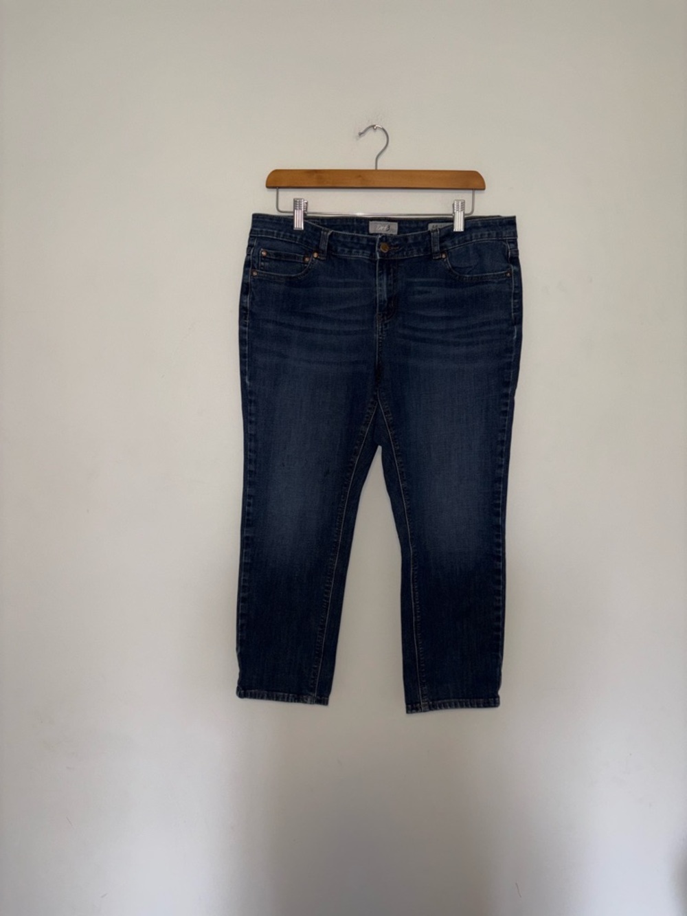 Denver Hayes ~ Cropped Jeans